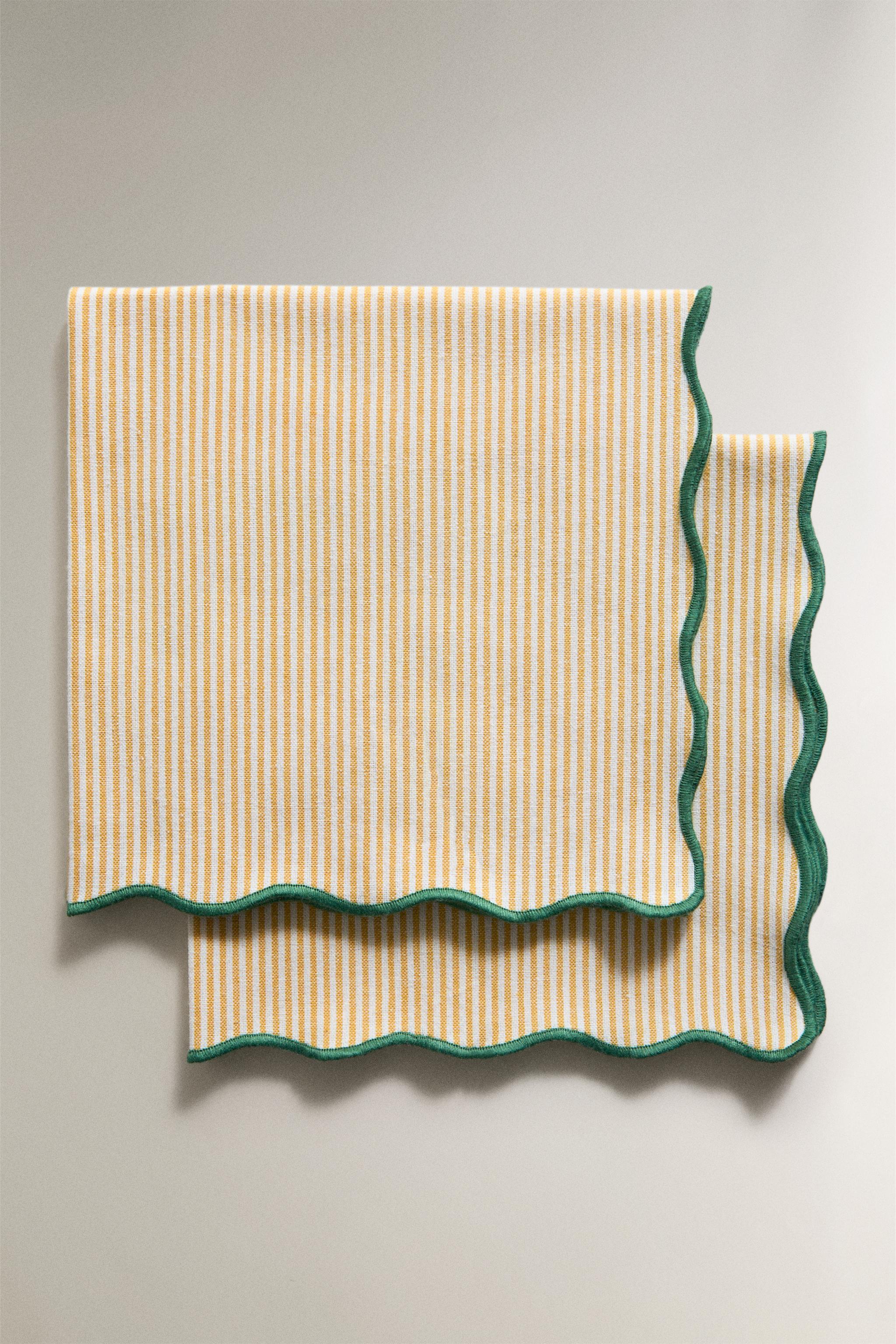 STRIPED NAPKINS WITH SCALLOPED EDGE (PACK OF 2)